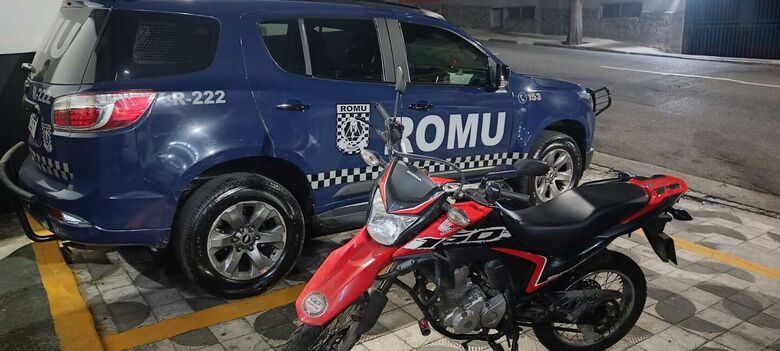 Gcm Prende Homem Por Conduzir Motocicleta Adulterada E Localiza Ve Culo