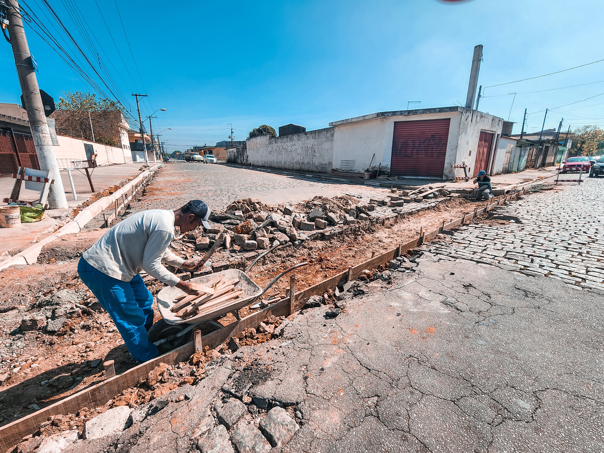 Rua do Parque Maria Helena terá trecho interditado para pavimentação