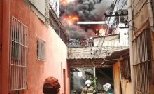 Incêndio de grandes proporções atinge galpão no Rio