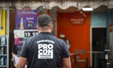 Procon de Ferraz fiscaliza postos de combustível e requisita documentação sobre aumento de preços