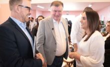 Primeira-dama acompanha assinatura de protocolos de intenção para políticas públicas às mulheres