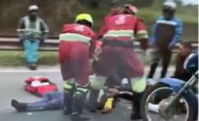 Casal cai de moto e fica ferido na Rodovia Presidente Dutra em Santa Isabel