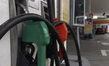 Gasolina com 32% de etanol deve ser R$ 0,03 mais barata, diz ministro