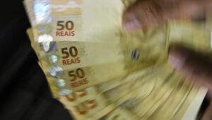Primeira parcela do décimo terceiro deve ser paga até esta quinta
