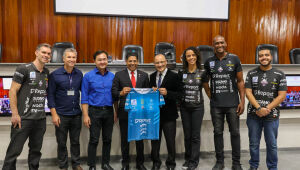 Integrantes do Suzano Vôlei visitam a Câmara de Mogi das Cruzes

