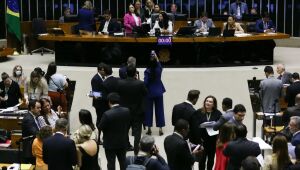 Câmara aprova protocolo para coibir violência contra mulher em bar
