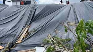 Desabamento deixa feridos e interdita 20 casas em Ferraz
