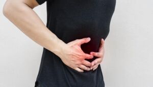 Gastrite: especialista dá dicas para prevenir e tratar a doença

