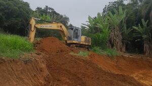GPA flagra movimentação ilegal de terra na Vila Nova Ipelândia


