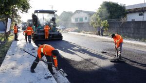 Prefeitura de Suzano conclui pavimentação da rua Emílio de Ré
