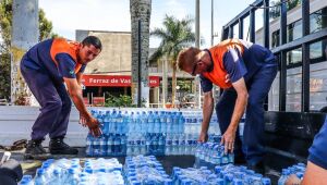 Ferraz arrecada mais de 35 mil unidades de água potável às vítimas do RS