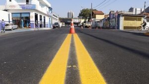 Requalificação da rua Agostinho Irente é concluída com serviços de sinalização