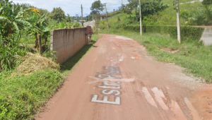 GCM de Itaquá encontra corpo amarrado com pedaços de pano e sacos preto na Estrada do Pium 