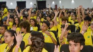 Programa de bolsa estágio de até R$ 1 mil para alunos do Ensino Médio