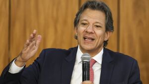 Haddad diz que governo pode rever projeção para o PIB