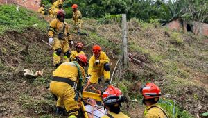 Defesa Civil e Samu de Itaquá participam de simulado de deslizamento em Ferraz