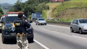 Policiais recuperam caminhonete furtada após perseguição em rodovia de Santa Isabel

