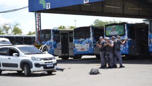 Polícia realiza simulado de roubo a empresa de transporte em Suzano