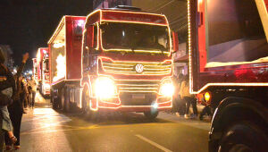 Com caravana da Coca-Cola, Suzano inaugura decoração de Natal