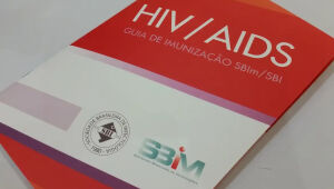 Geriatra chama atenção para aumento de casos de HIV em idosos
