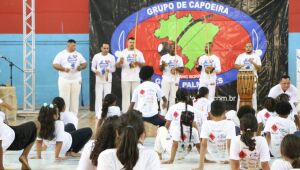 Portelão recebe formação de 70 crianças em projetos de capoeira