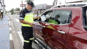 Secretaria de Transporte orienta motoristas em saída para férias