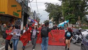 Estudantes protestam contra o aumento da passagem em Itaquá