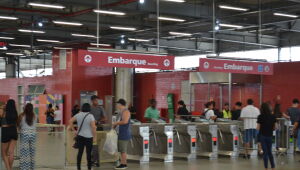 Passageiros de trens da CPTM se preparam para enfrentar greve desta quarta