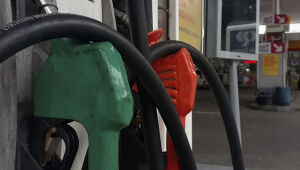 Preço médio da gasolina chega a R$ 5,99 na região