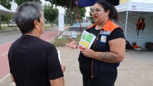 Defesa Civil orienta população no Max Feffer sobre cuidados no período de estiagem