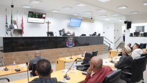 Câmara aprova homenagem; vereadores vão a eventos culturais e reuniões