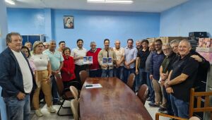 Deputados André do Prado e Marcio Alvino visitam Santa Casa de Santa Isabel e anunciam recursos