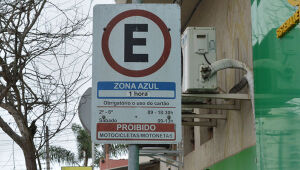 Suzano mantém 1,9 mil vagas de estacionamento rotativo sem previsão de ampliação