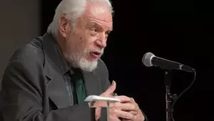 Escritor Cícero Sandroni, membro da ABL, morre aos 90 anos
