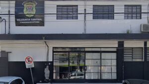 Homem é preso em flagrante por roubo após perseguição policial em Itaquá

