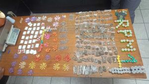 Homem é preso por tráfico em Suzano com 615 porções de entorpecentes 