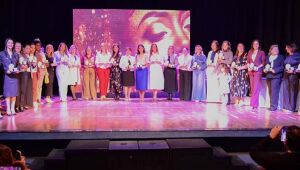 Emoção e homenagens marcam evento 'Mulheres Que Brilham' 
