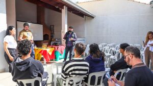 Projeto "Volta por cima" oferece palestras e cursos para as famílias atendidas pelo Cras em Ferraz 