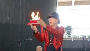 Apresentações artísticas marcam o Dia do Servidor no Paço Municipal