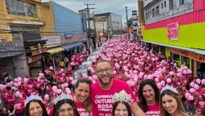 Caminhada do Outubro Rosa reúne milhares de pessoas em Poá e reforça compromisso com saúde feminina