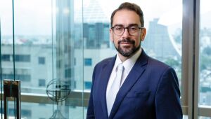 Do copo ao colapso: mercado clandestino das bebidas como face lucrativa e visível da desordem social