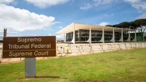 STF: Moraes e Dino votam para manter prisão preventiva de Bolsonaro