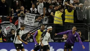 Depay e Yuri Alberto desequilibram e Corinthians vence Majestoso