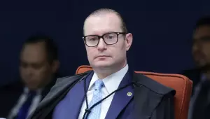 STF forma maioria para manter condenação de Bolsonaro e aliados