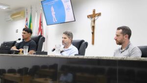 Saúde aplica 4,2 mil doses desde 2024 com vacinação casa a casa e nas escolas