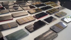 Operação policial mira quadrilha de receptação de celulares roubados em Suzano e Itaquá