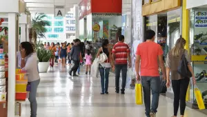 Vendas no comércio caem 0,3% em setembro; quinta queda em seis meses
