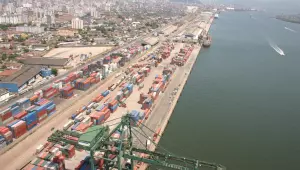 Produção industrial recua 0,4% em setembro, mostra IBGE