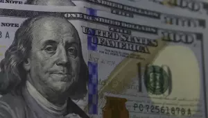 Dólar fecha abaixo de R$ 5,30 pela primeira vez desde junho de 2024