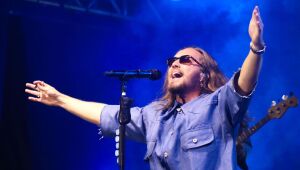 Emoção e show de Vitor Kley marcam decisão do 'Fest Voz' na Arena Suzano